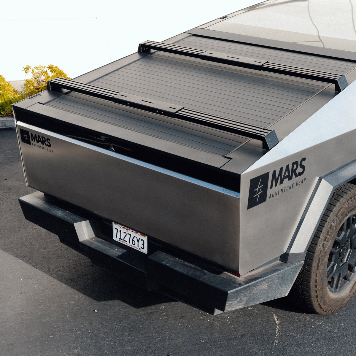 TESLA CYBERTRUCK MARS EXPEDITION™ CROSSBAR (ADJUSTABLE) – Adventour
