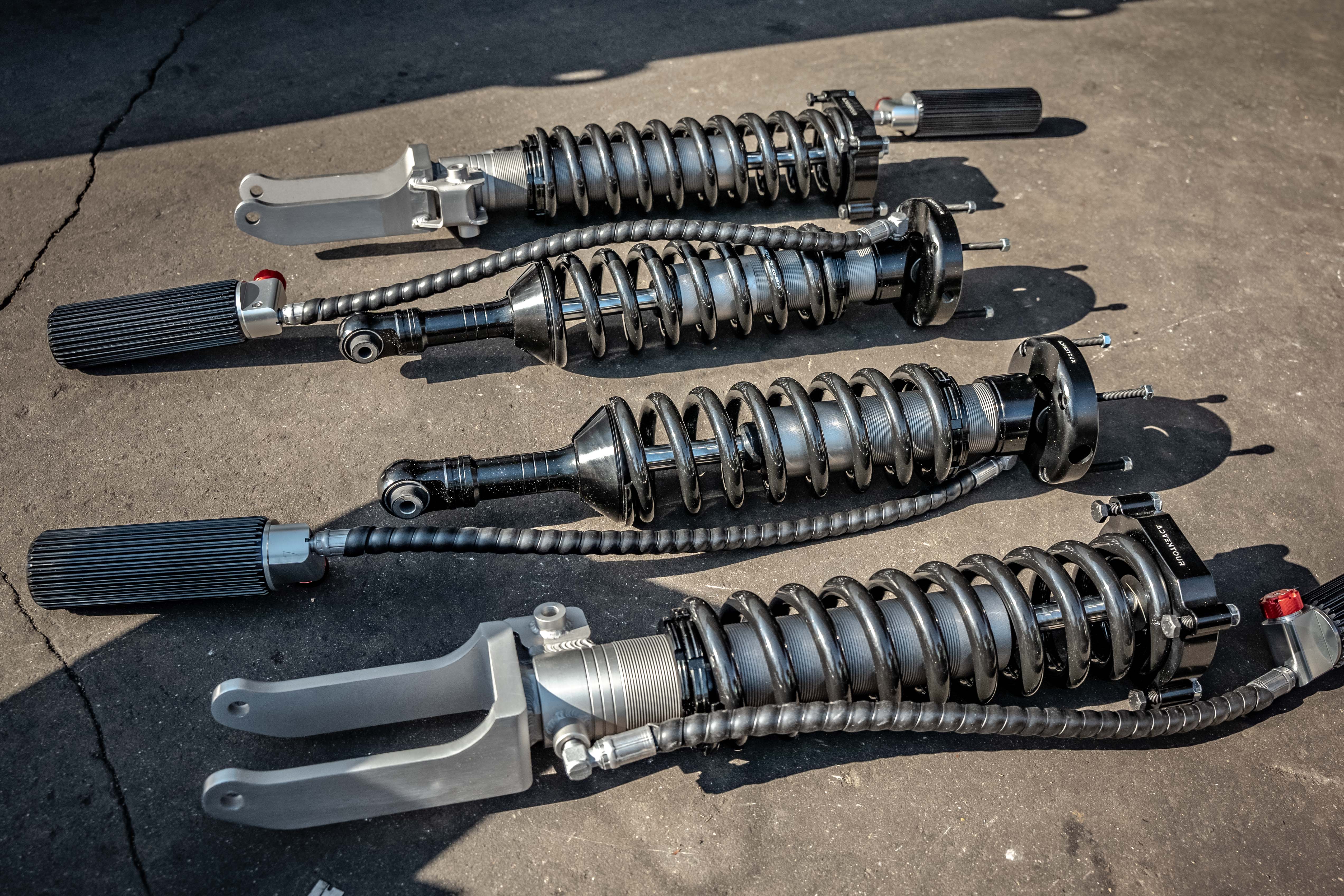 Adventour Outdoor | Porsche Cayenne Gen 1 955/957 (2002–2010) 2.5″ Coilovers Lift Kit with Adjuster and Reservoir