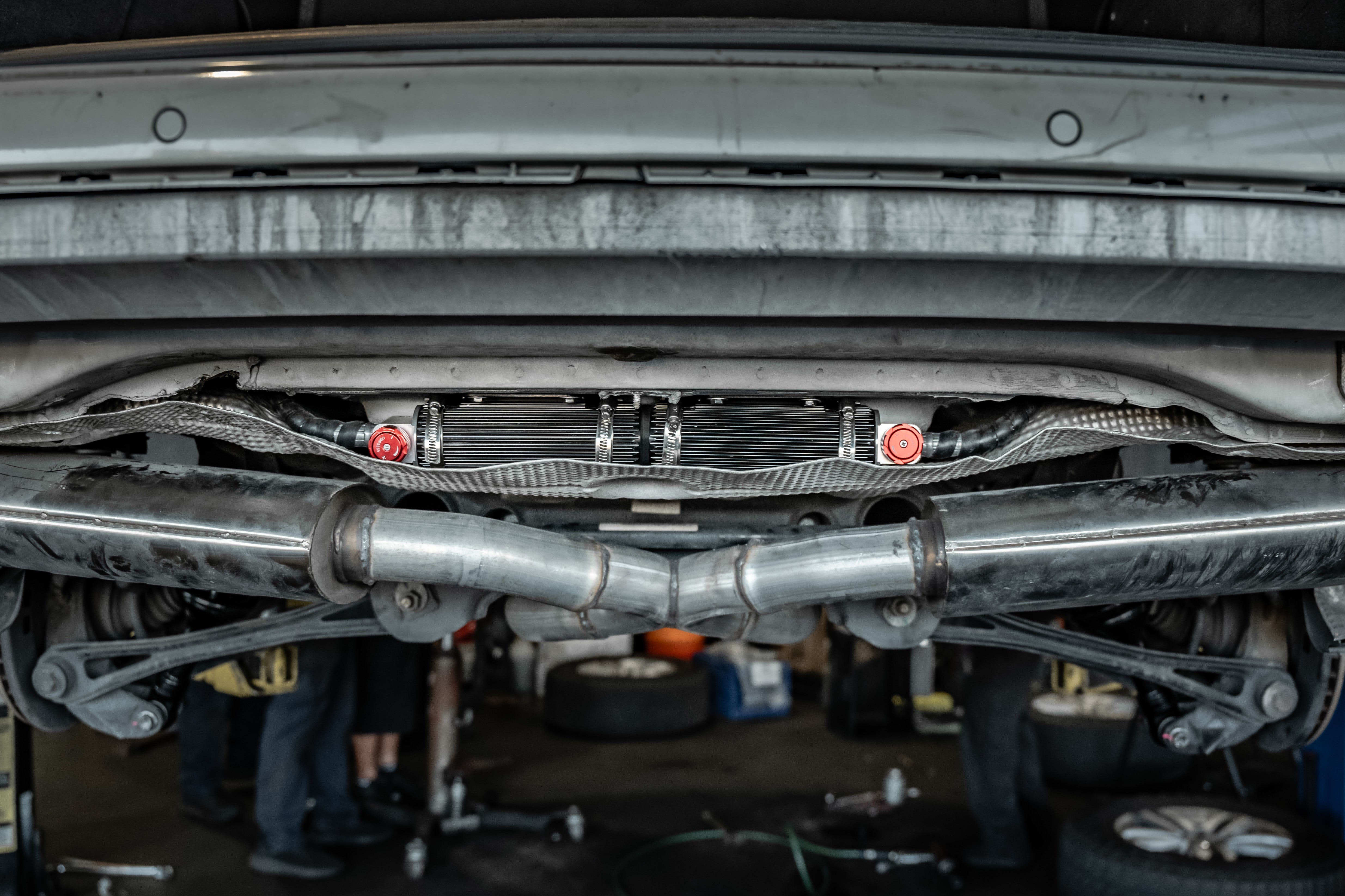 Adventour Outdoor | Porsche Cayenne Gen 1 955/957 (2002–2010) 2.5″ Coilovers Lift Kit with Adjuster and Reservoir