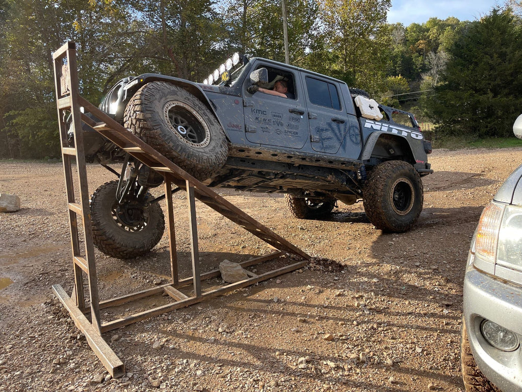 EVOMFG | JT (Diesel) 3–5 Inch Lift KING 2.5 Inch Coilover Enforcer PRO Stage 4 PLUS JEEP GLADIATOR