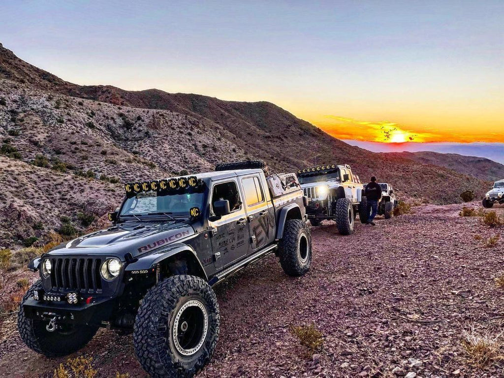 EVOMFG | JT (Gas) 3–5 Inch Lift KING 2.5 Inch Coilover Enforcer PRO Stage 4 PLUS JEEP GLADIATOR